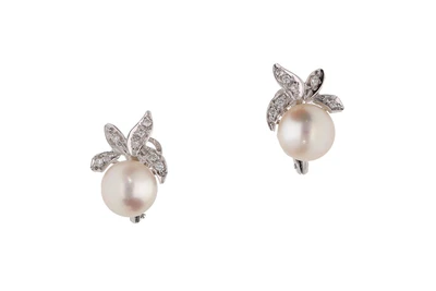 Paio di orecchini con diamanti e perle coltivate - Asta Preziosi
