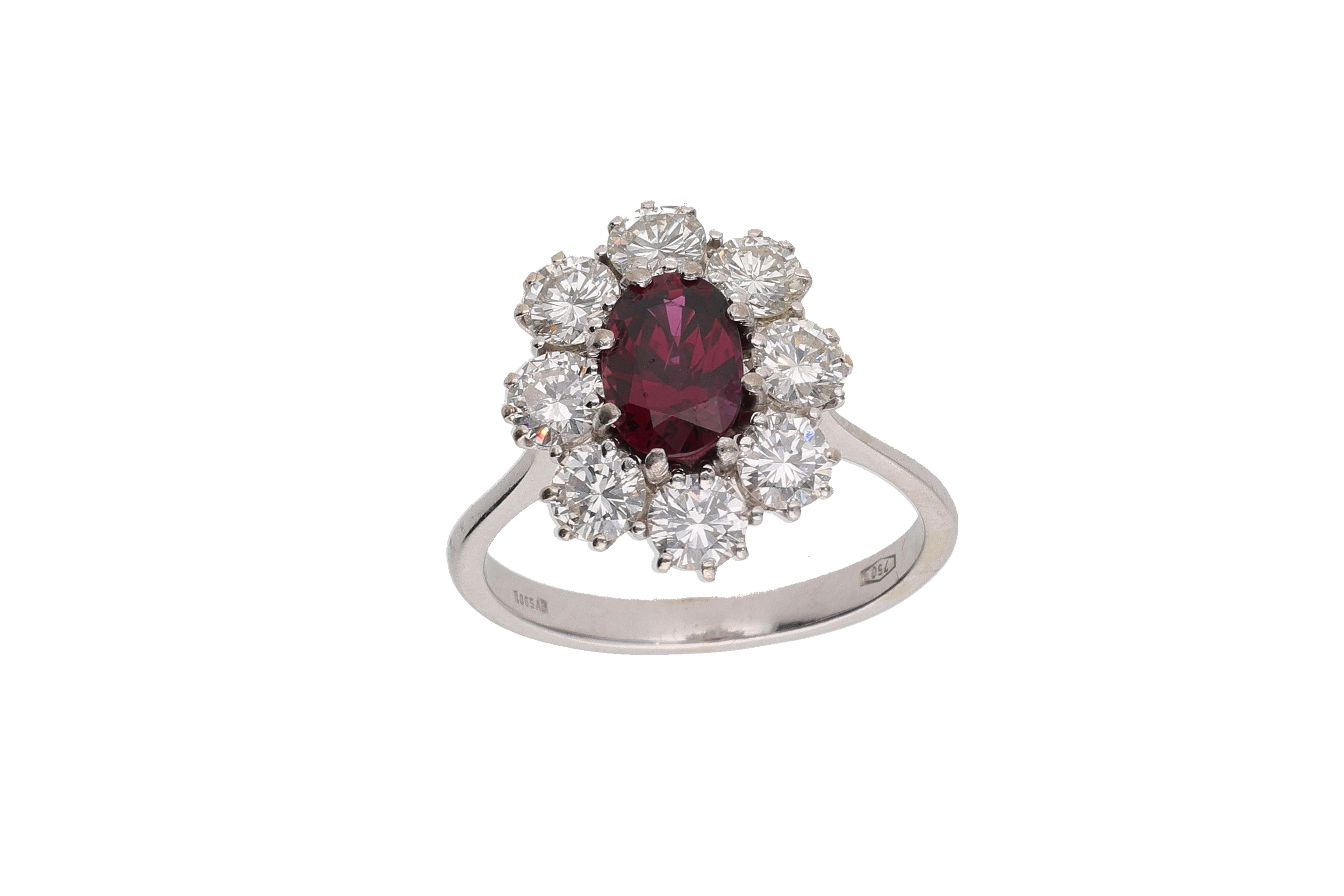 Anello con rubino e diamanti - Preziosi Online