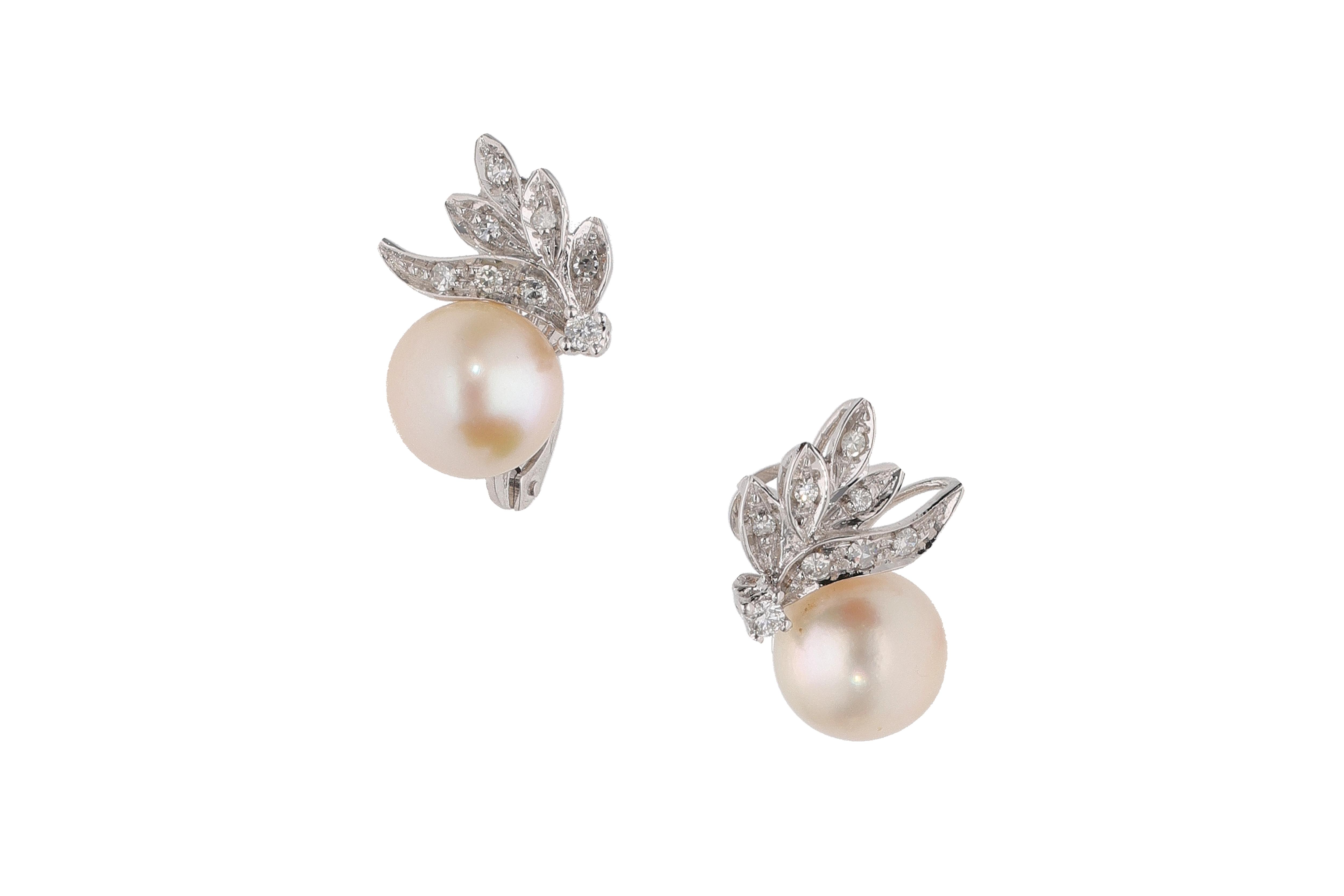 Orecchini con perle coltivate e diamanti - Preziosi Online Orecchini con perle coltivate e diamanti - Preziosi Online