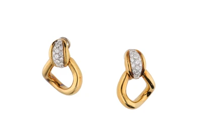 Paio di orecchini pendenti con pave' di diamanti - Asta Preziosi