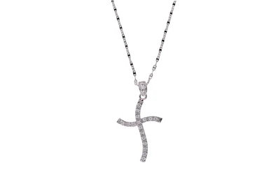 Collana con ciondolo ornato da pietre incolori - Asta Preziosi