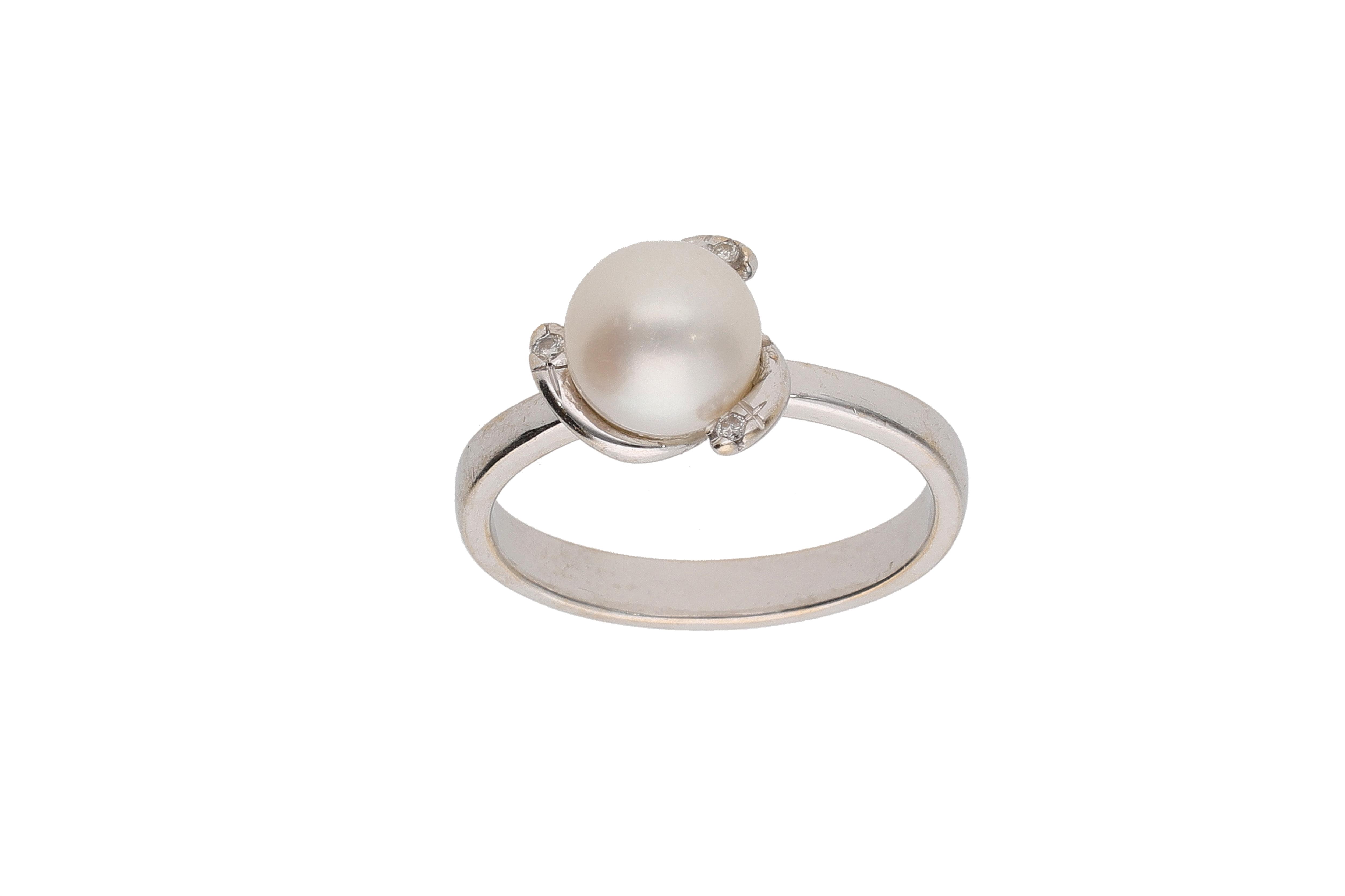 Anello con perla coltivata e diamanti - Asta Preziosi