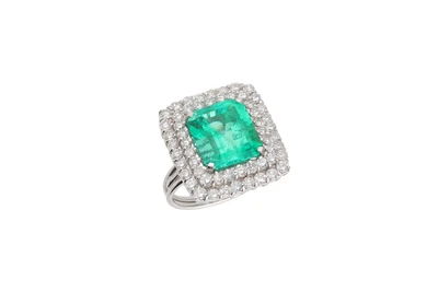 Anello con smeraldo e diamanti - Asta Preziosi Anello con smeraldo e diamanti - Asta Preziosi