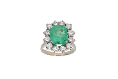 Anello con smeraldo e diamanti - Asta Preziosi
