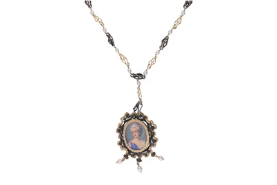 Collana con ciondolo modulabile in spilla - Asta Preziosi