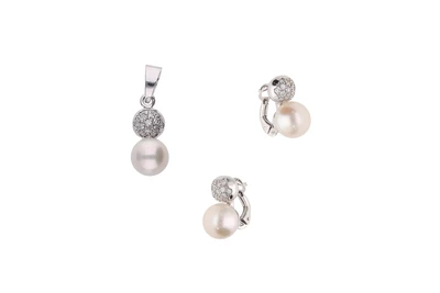 Paio di orecchini e pendente con perle e diamanti - Asta Preziosi Paio di orecchini e pendente con perle e diamanti - Asta Preziosi