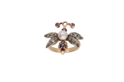 Anello con diamanti, rubini, zaffiro e perla - Asta Preziosi