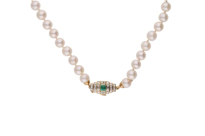 Collana con perle coltivate, diamanti e smeraldo - Asta Preziosi
