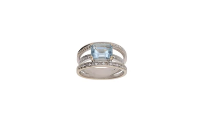 Anello con diamanti e acquamarina - Asta Preziosi