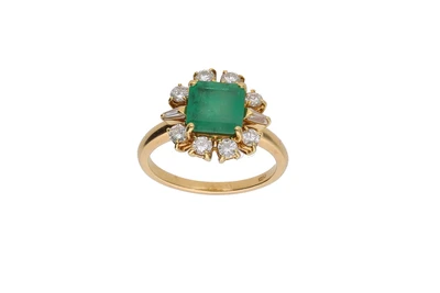 Anello con smeraldo e diamanti - Asta Preziosi Anello con smeraldo e diamanti - Asta Preziosi