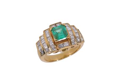 Anello con diamanti e smeraldo - Asta Preziosi Anello con diamanti e smeraldo - Asta Preziosi