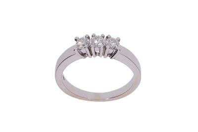 Anello trilogy con diamanti - Asta Preziosi Anello trilogy con diamanti - Asta Preziosi