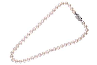 Collana di perle coltivate con chiusura di diamanti - Asta Preziosi Collana di perle coltivate con chiusura di diamanti - Asta Preziosi