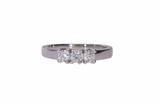 Anello trilogy con diamanti - Asta Preziosi Anello trilogy con diamanti - Asta Preziosi