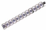 Bracciale realizzato a elementi mobili con margherite di diamanti e zaffiri - Asta Preziosi Bracciale realizzato a elementi mobili con margherite di diamanti e zaffiri - Asta Preziosi