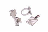 Parure composta da anello, paio di orecchini e pendente - Asta Preziosi Parure composta da anello, paio di orecchini e pendente - Asta Preziosi