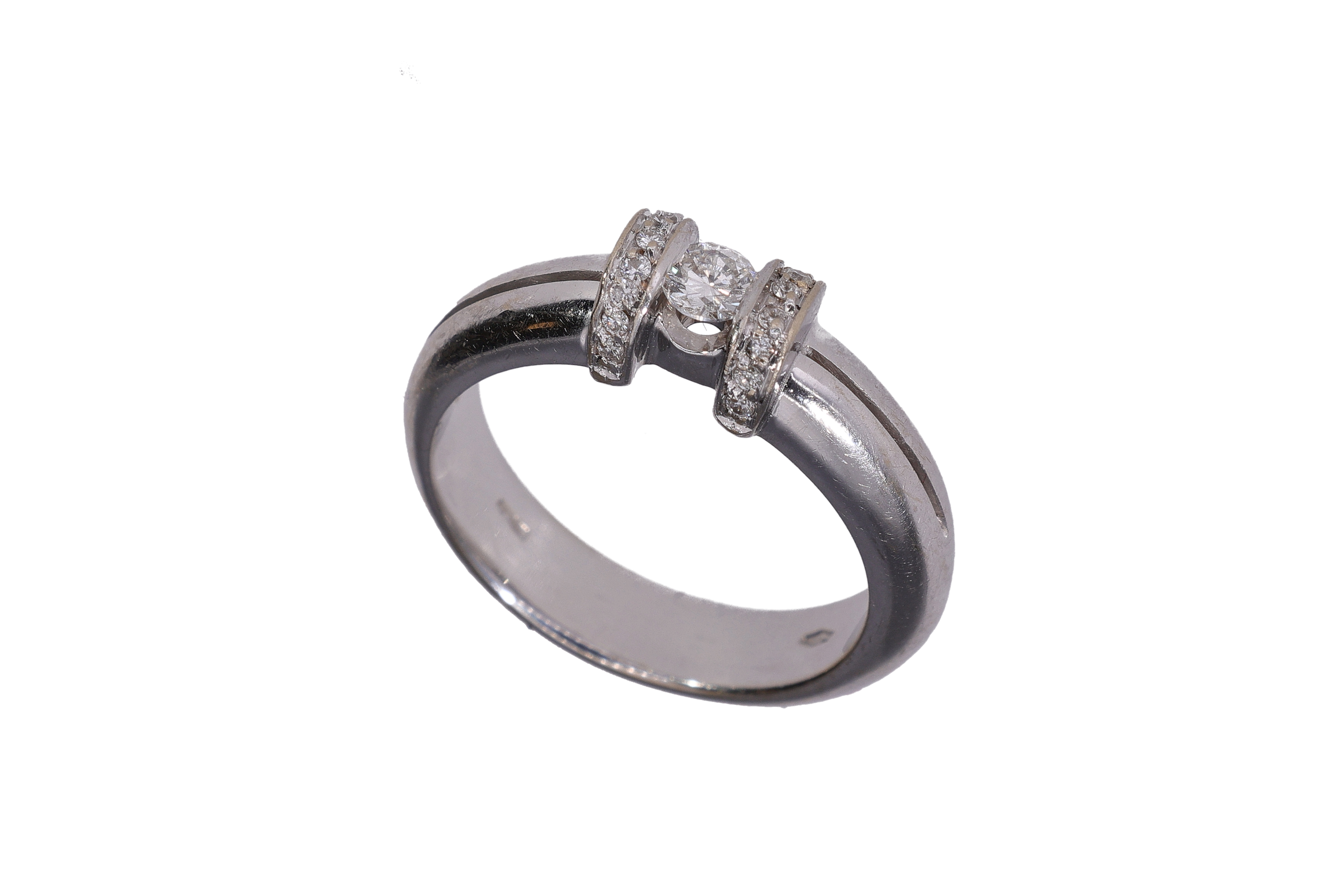 Anello con diamanti - Asta Preziosi