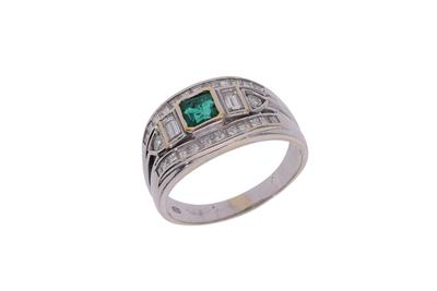 Anello a fascia con diamanti e smeraldo - Asta Preziosi Anello a fascia con diamanti e smeraldo - Asta Preziosi