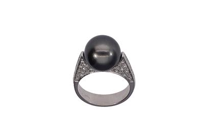 Anello con perla coltivata e diamanti - Asta Preziosi Anello con perla coltivata e diamanti - Asta Preziosi