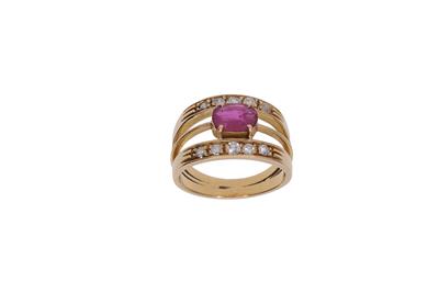 Anello con rubino centrale e diamanti - Asta Preziosi Anello con rubino centrale e diamanti - Asta Preziosi