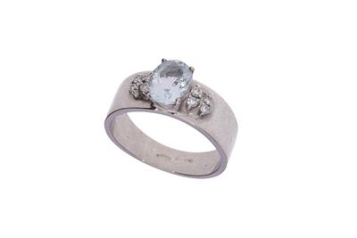 Anello con acquamarina e diamanti - Asta Preziosi