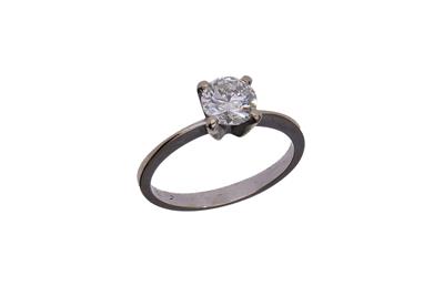 Anello solitario con diamante - Asta Preziosi