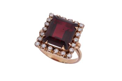 Anello con diamanti e pietra - Asta Preziosi