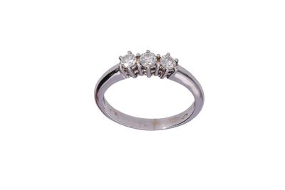 Anello trilogy con diamanti - Asta Preziosi