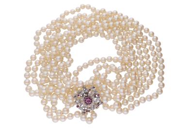 Collana con perle di imitazione e chiusura con rubini - Asta Preziosi