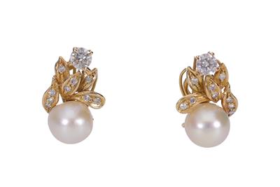 Paio di orecchini con diamanti e perle - Asta Preziosi