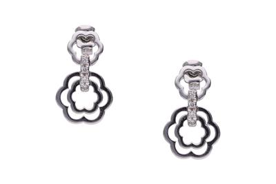 Paio di orecchini pendenti con diamanti - Asta Preziosi