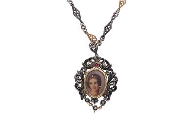 Collana e ciondolo in oro e argento - Asta Preziosi Collana e ciondolo in oro e argento - Asta Preziosi
