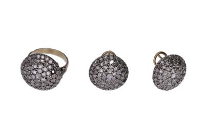 Demi parure composta da anello e paio di orecchini con diamanti - Asta Preziosi Demi parure composta da anello e paio di orecchini con diamanti - Asta Preziosi