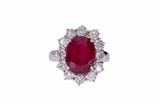 Anello a margherita con diamanti e pietra - Asta Preziosi Anello a margherita con diamanti e pietra - Asta Preziosi