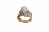 Anello con diamanti e perla coltivata - Asta Preziosi Anello con diamanti e perla coltivata - Asta Preziosi