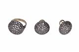 Demi parure composta da anello e paio di orecchini con diamanti - Asta Preziosi Demi parure composta da anello e paio di orecchini con diamanti - Asta Preziosi