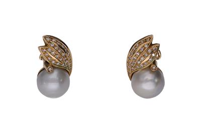 Paio di orecchini con diamanti e perle coltivate - Asta Preziosi