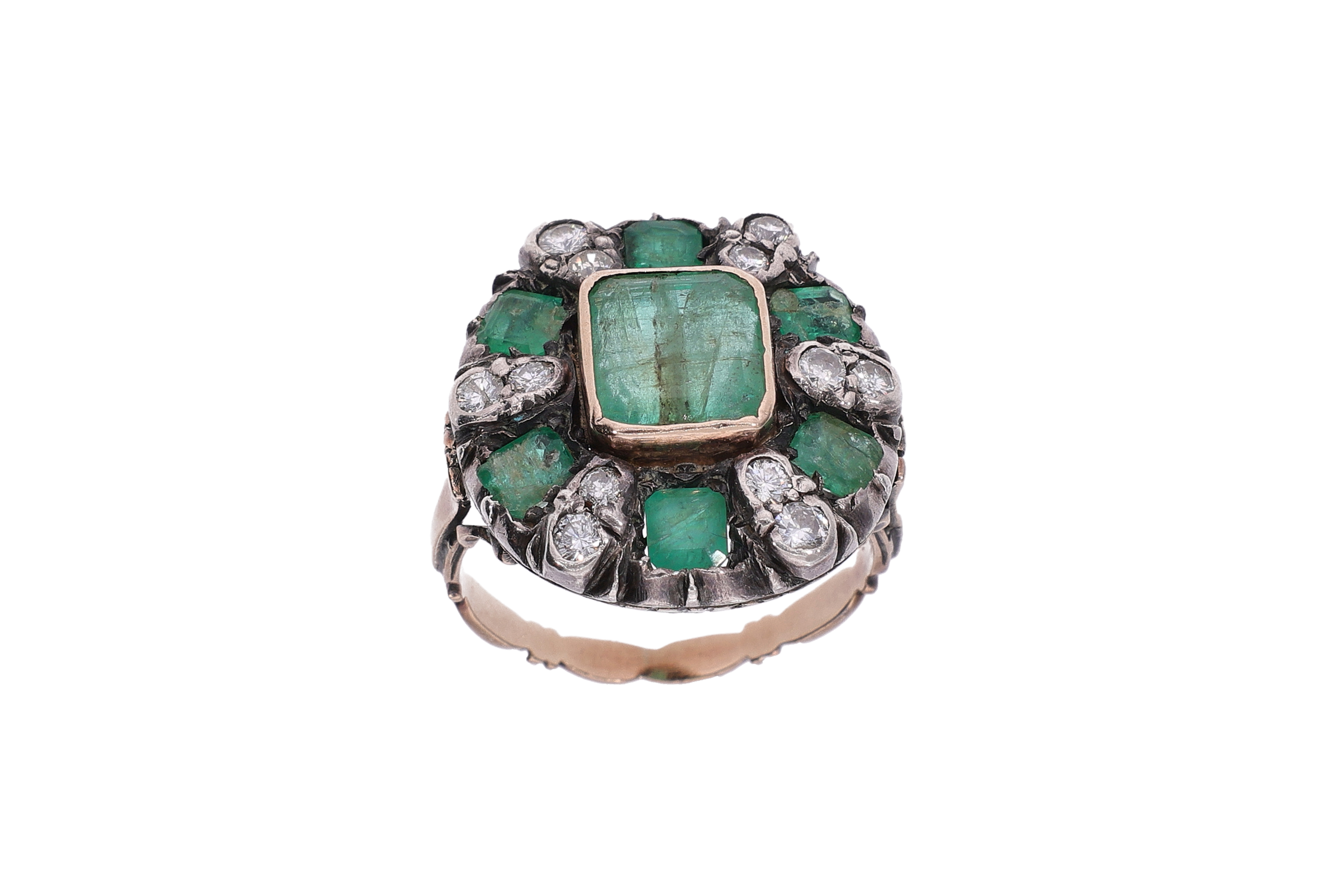 Anello con diamanti e smeraldi - Asta Preziosi