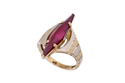 Anello con pietra - Asta Preziosi