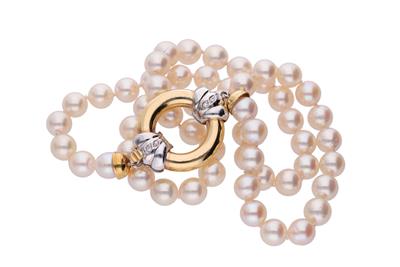 Filo di perle coltivate con chiusura con diamanti - Asta Preziosi Filo di perle coltivate con chiusura con diamanti - Asta Preziosi