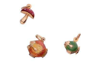Lotto composto da tre pendenti a forma di pesce e fungo - Asta Preziosi Lotto composto da tre pendenti a forma di pesce e fungo - Asta Preziosi