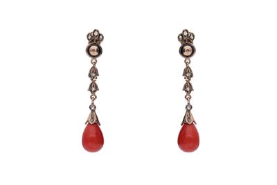 Orecchini a pendenti con diamanti e corallo - Asta Preziosi Orecchini a pendenti con diamanti e corallo - Asta Preziosi