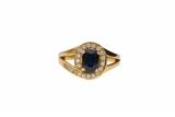 Anello con diamanti e zaffiro - Asta Preziosi Anello con diamanti e zaffiro - Asta Preziosi