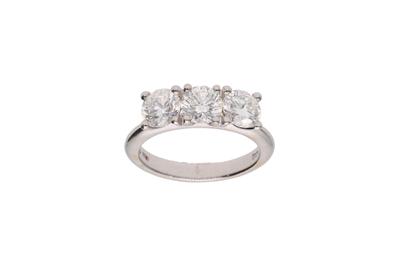 Anello trilogy con diamanti - Asta Preziosi Anello trilogy con diamanti - Asta Preziosi