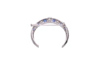 Spilla con zaffiri e diamanti - Asta Speciale Natale