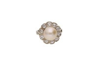 Anello con perla e diamanti - Asta Tesori di Pasqua - Gioielli da riscoprire Anello con perla e diamanti - Asta Tesori di Pasqua - Gioielli da riscoprire