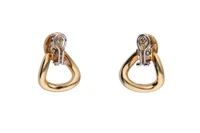 Paio di orecchini pendenti con pave' di diamanti - Asta Tesori di Pasqua - Gioielli da riscoprire