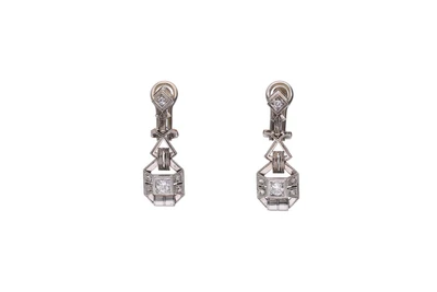 Paio di orecchini in art deco' con diamanti - Asta Tesori di Pasqua - Gioielli da riscoprire Paio di orecchini in art deco' con diamanti - Asta Tesori di Pasqua - Gioielli da riscoprire