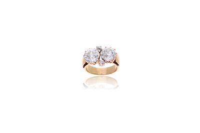 Anello in oro. con due diamanti vecchia europa - Asta Preziosi Anello in oro. con due diamanti vecchia europa - Asta Preziosi
