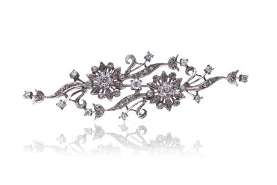 Spilla con diamanti - Asta Preziosi